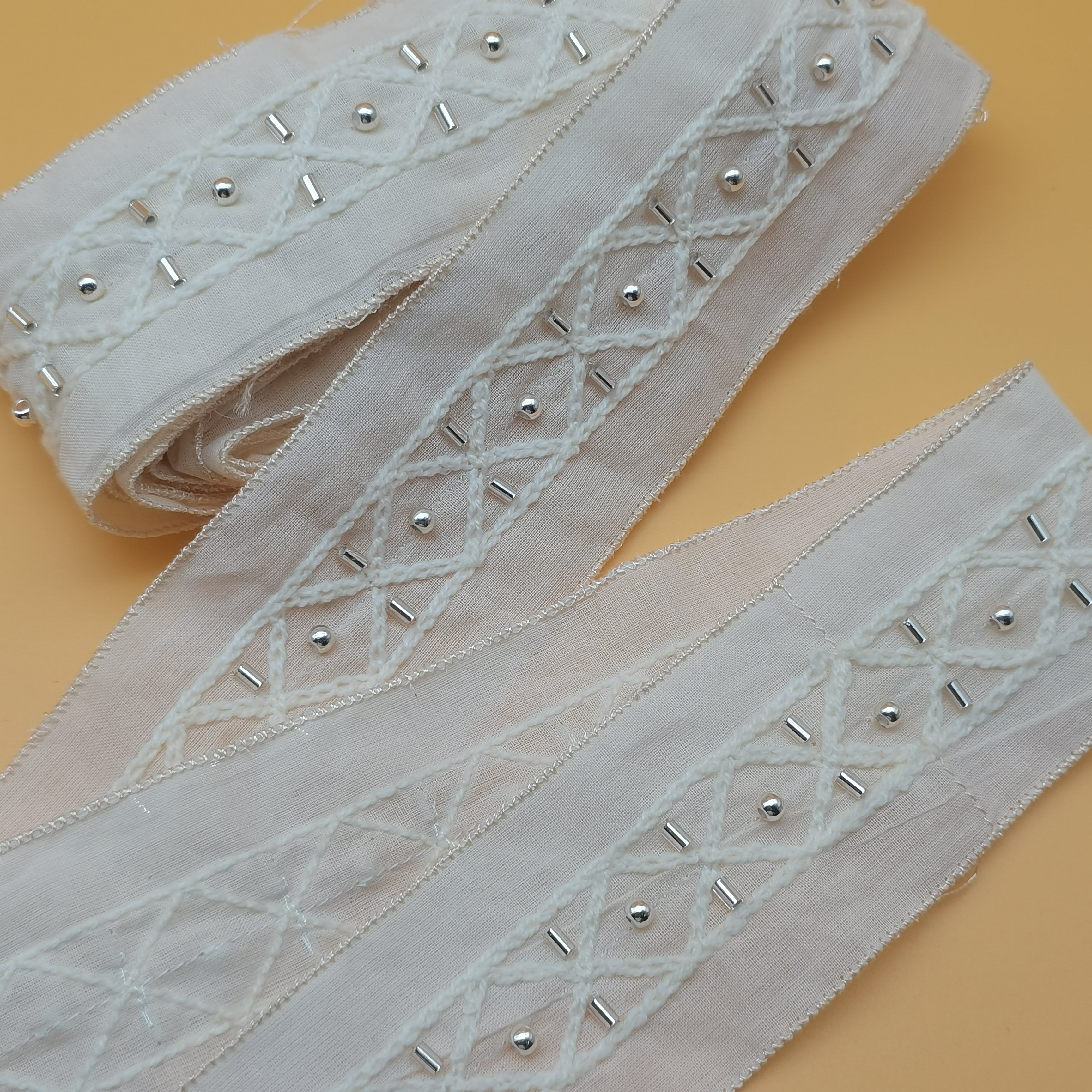 Wholesale 100% Cotton Top Fashion Pearl Trim Border Lace Trimmings with Beads Mesh Fabric for Women's Shoes Bags Dress Design