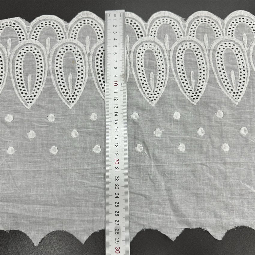 Fine woven cotton fabric carvend holes Trimming lace water soluble Embroidery border lace trim garment