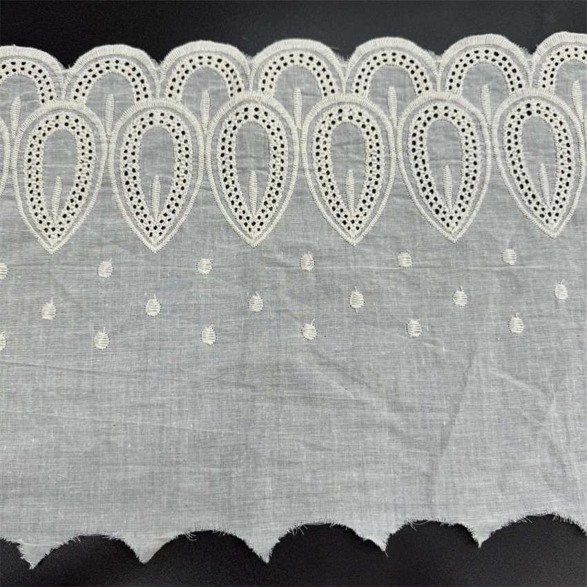 Fine woven cotton fabric carvend holes Trimming lace water soluble Embroidery border lace trim garment
