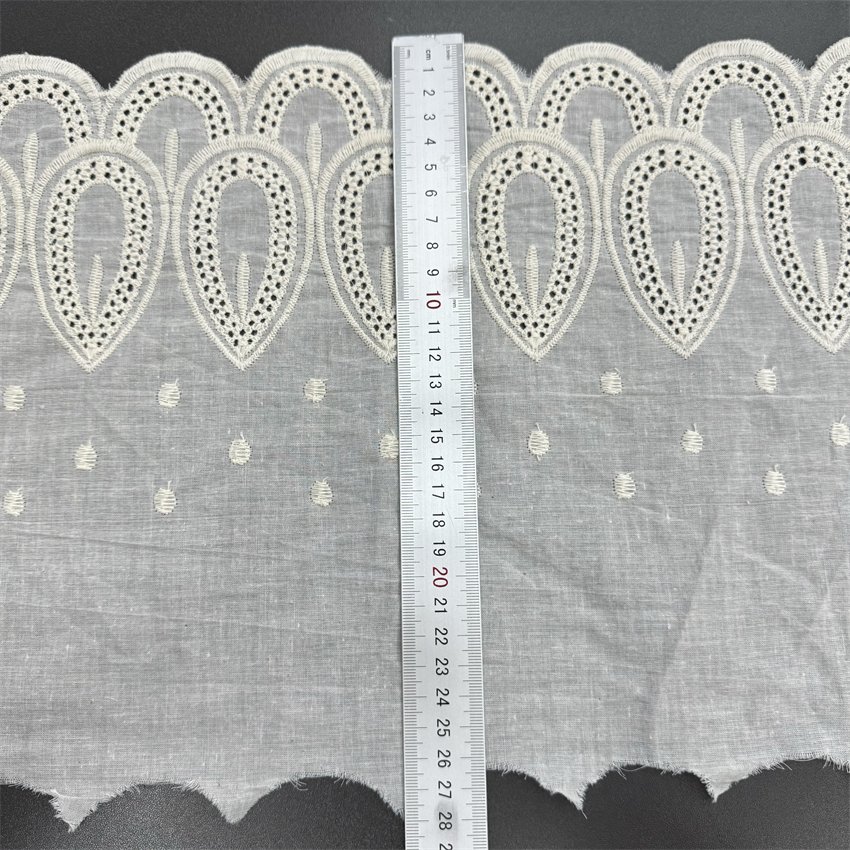Fine woven cotton fabric carvend holes Trimming lace water soluble Embroidery border lace trim garment
