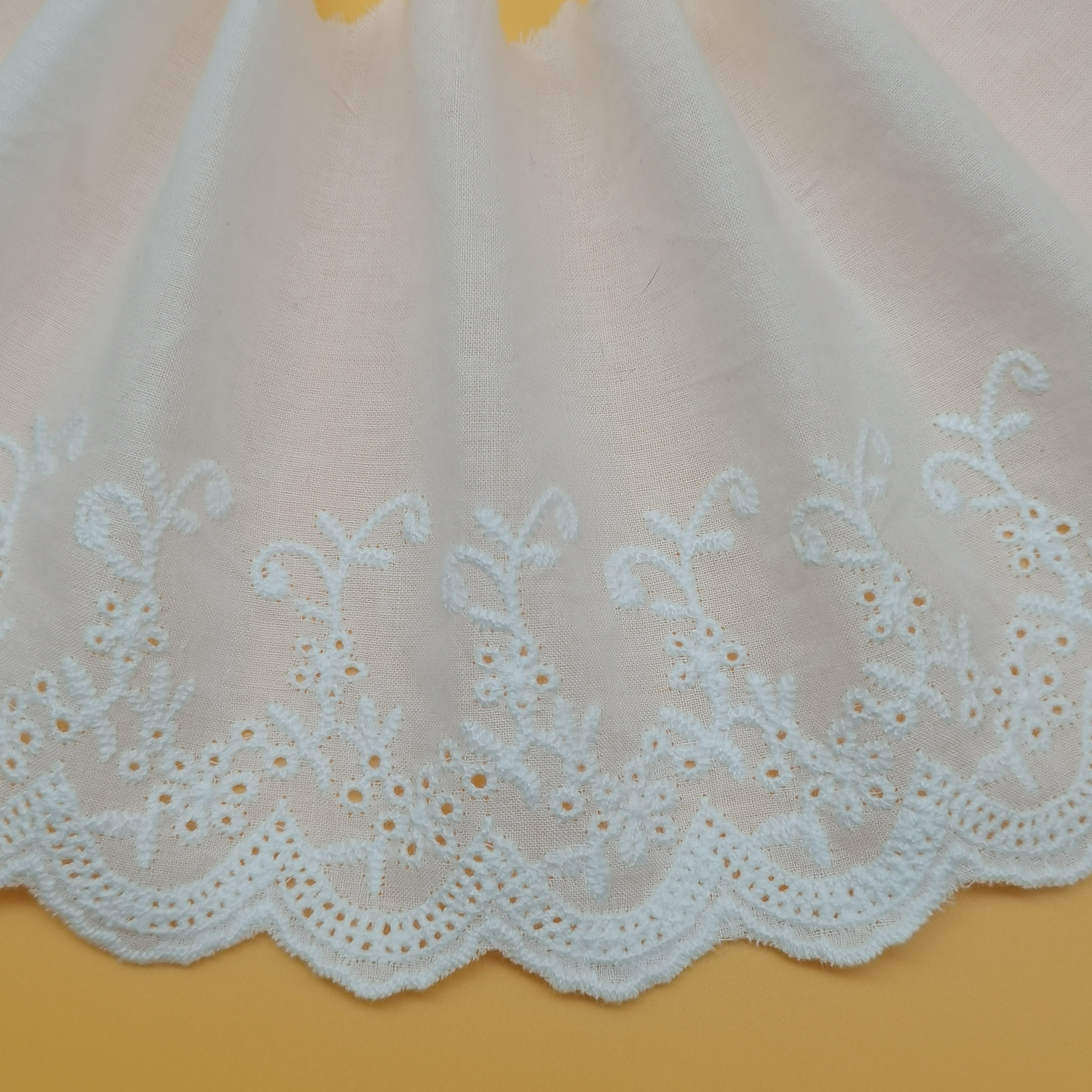 Best selling fancy wholesale Floral White cotton lace trim for dress