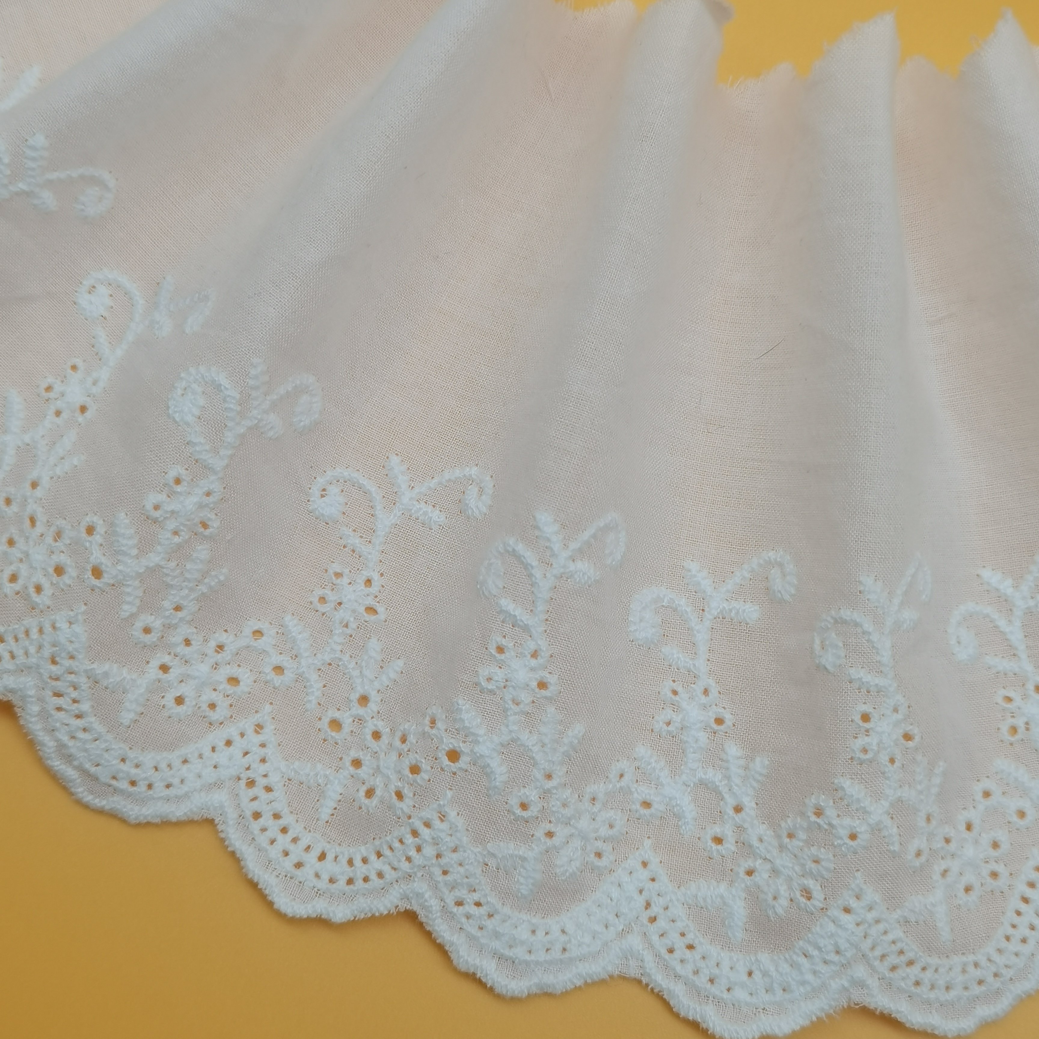 Best selling fancy wholesale Floral White cotton lace trim for dress