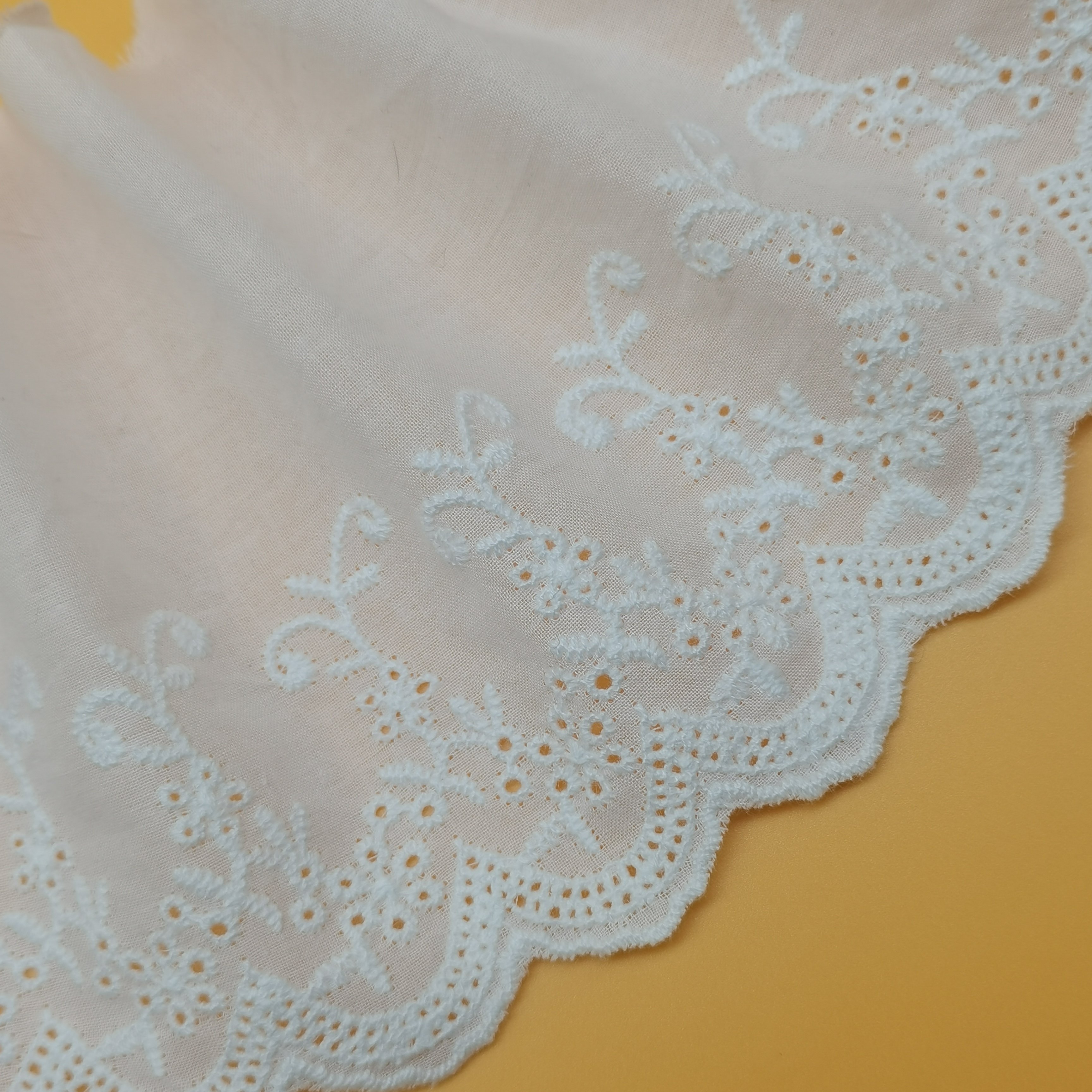 Best selling fancy wholesale Floral White cotton lace trim for dress