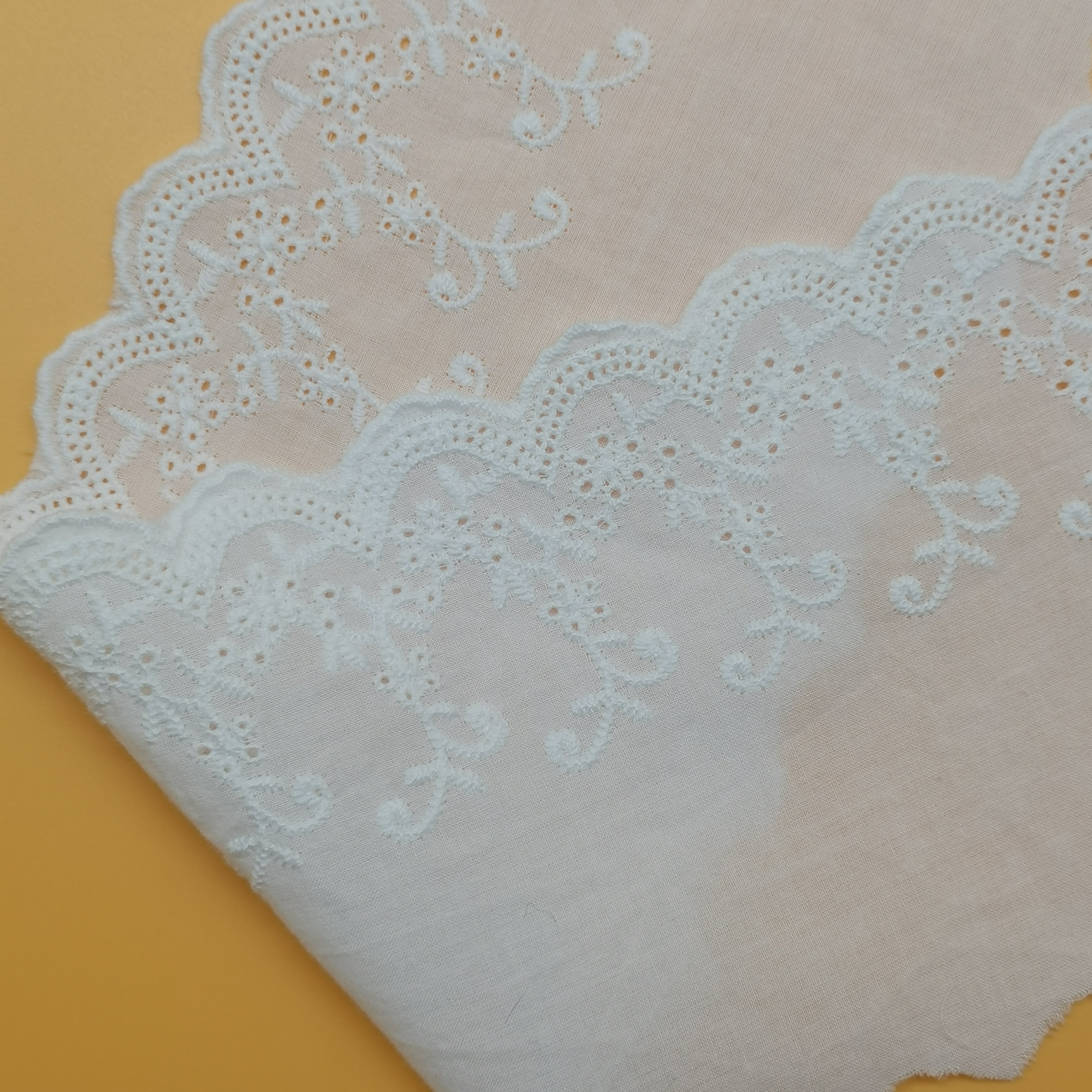 Best selling fancy wholesale Floral White cotton lace trim for dress