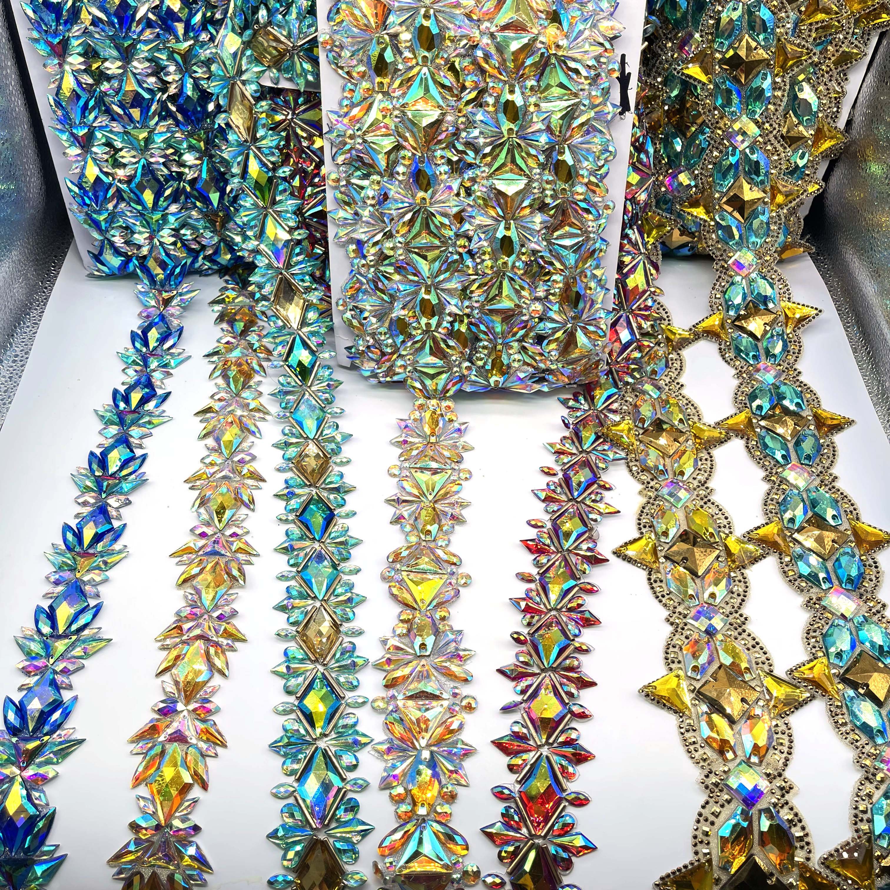 In-Stock Flatback Iron-On Resin Gem Trimming Hotfix Rhinestone Applique Chain 2025 Carnival Costume Nail Art Garment Nail