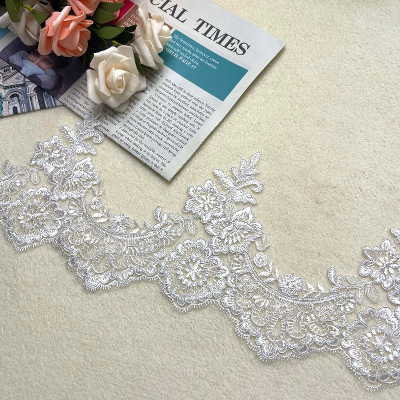 Beauty design white embroidery lace trim for cloth