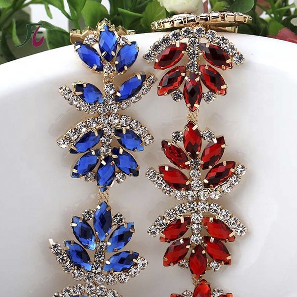 White flower rhinestone applique wedding crystal rhinestone beaded chain trim (Accept custom)