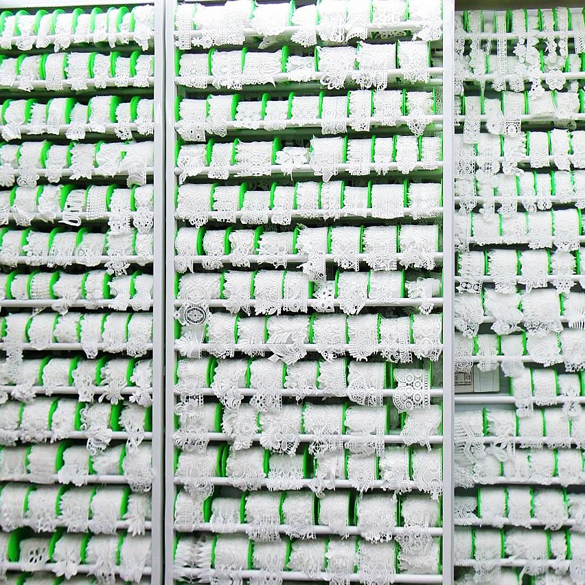 Hot Sale Wholesale New Professional Polyester Chemical Flower Fabric Lace Embroidery Trim