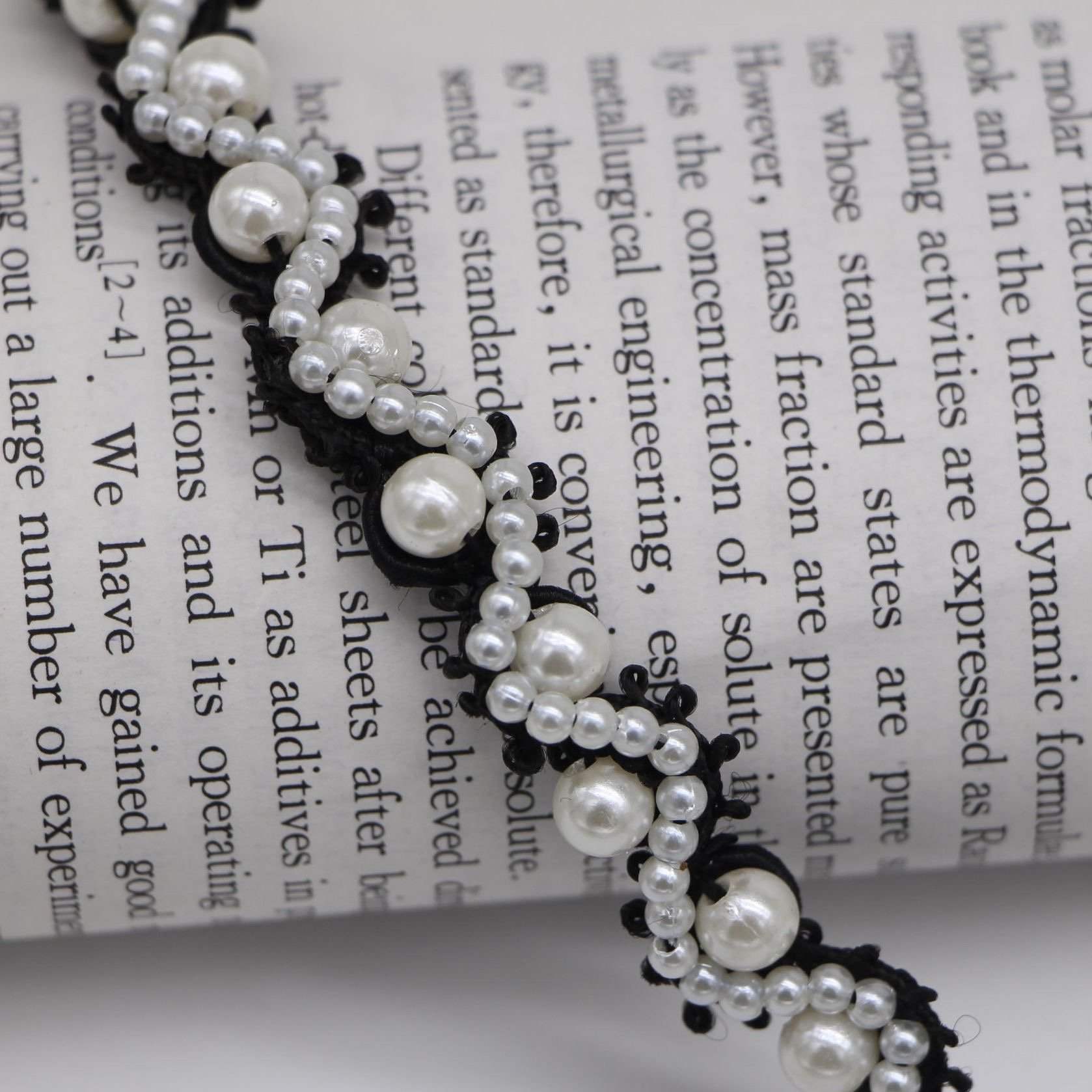 wholesale 1cm black white Handmade bead lace trims scolopendra pearl lace coat cuff Decoration DIY beaded webbing accessories