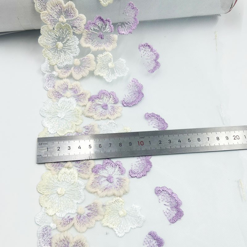 Exquisite Simple chantilly lace fabric wholesale guipure embroidery lace fabric spot 18.5cm 3d lace trim