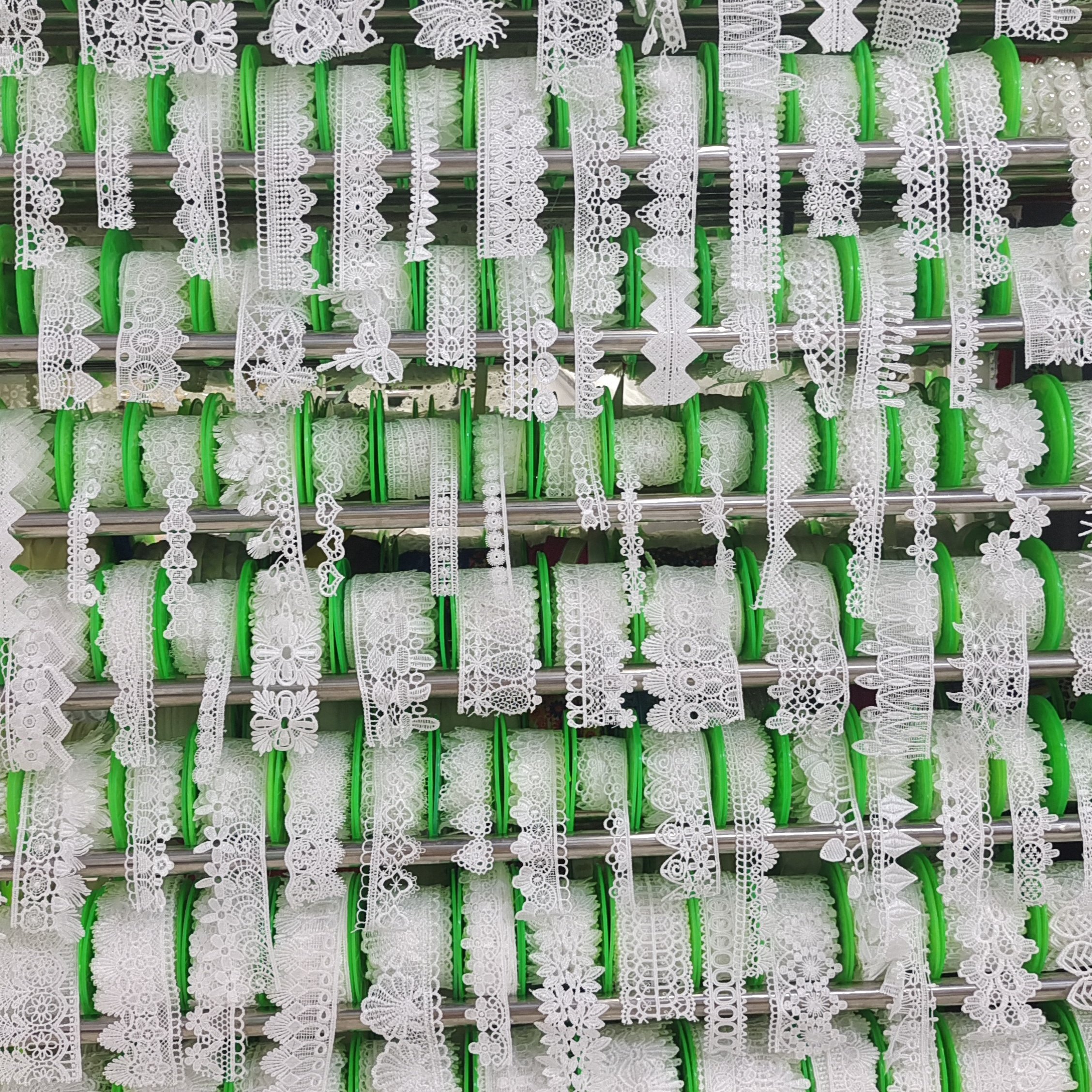 Factory Direct Sale Low Pirces Polyester Embroidery White Guipure Bridal Lace Trim guipure lace trim