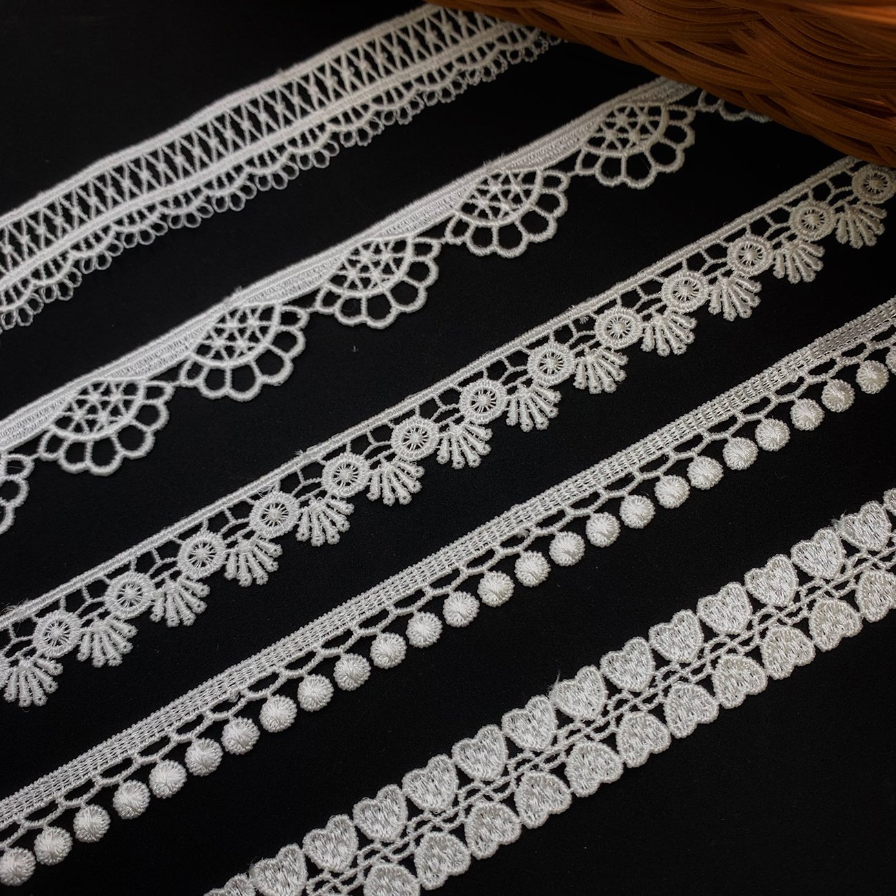 High Quality White Polyester Renda Guipir Sequence Embroidery Lace Trim