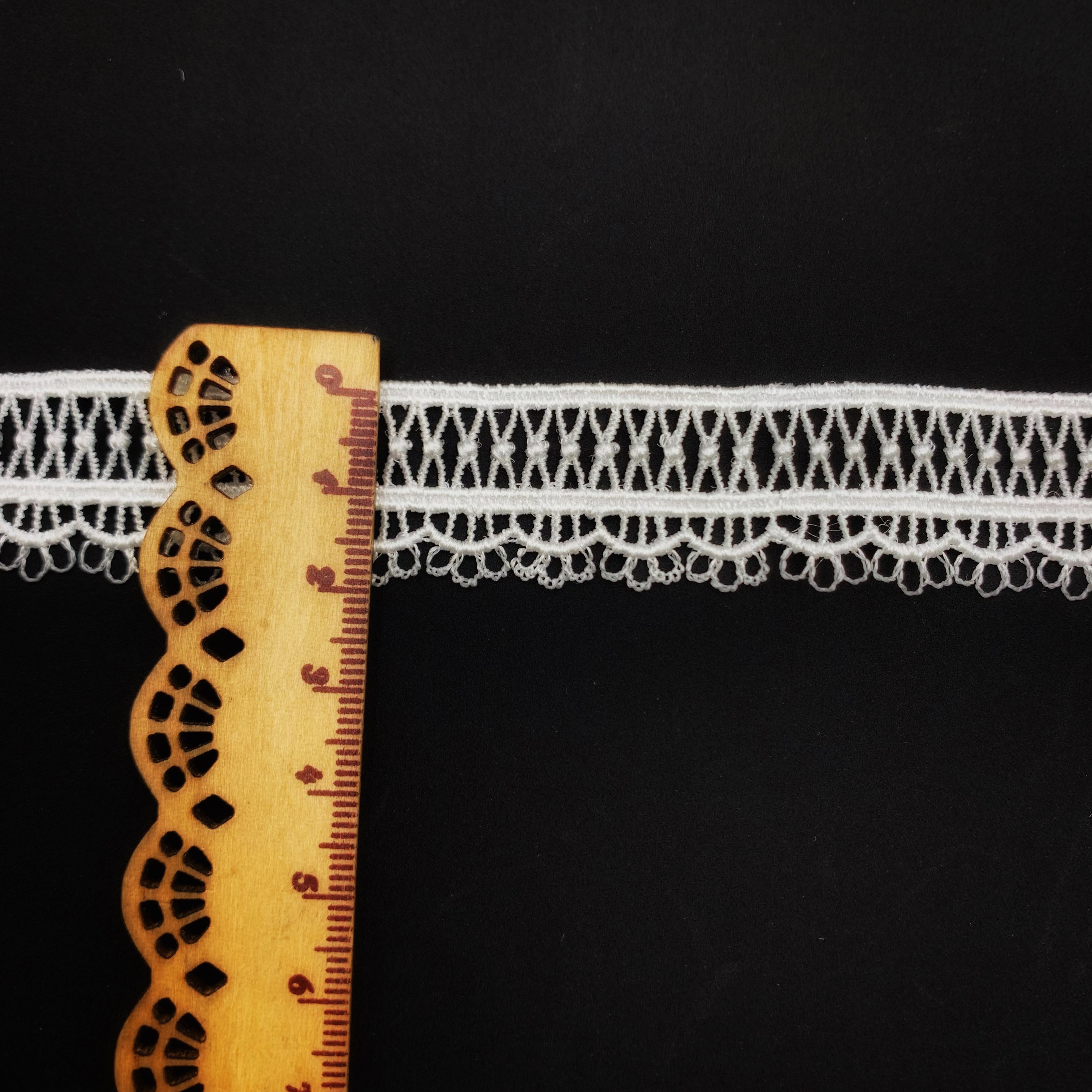 High Quality White Polyester Renda Guipir Sequence Embroidery Lace Trim