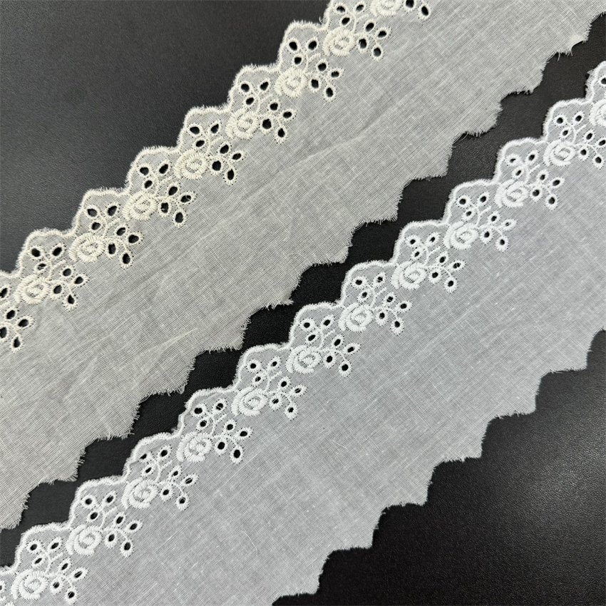 Fine woven cotton fabric carvend holes Trimming lace water soluble Embroidery border lace trim garment