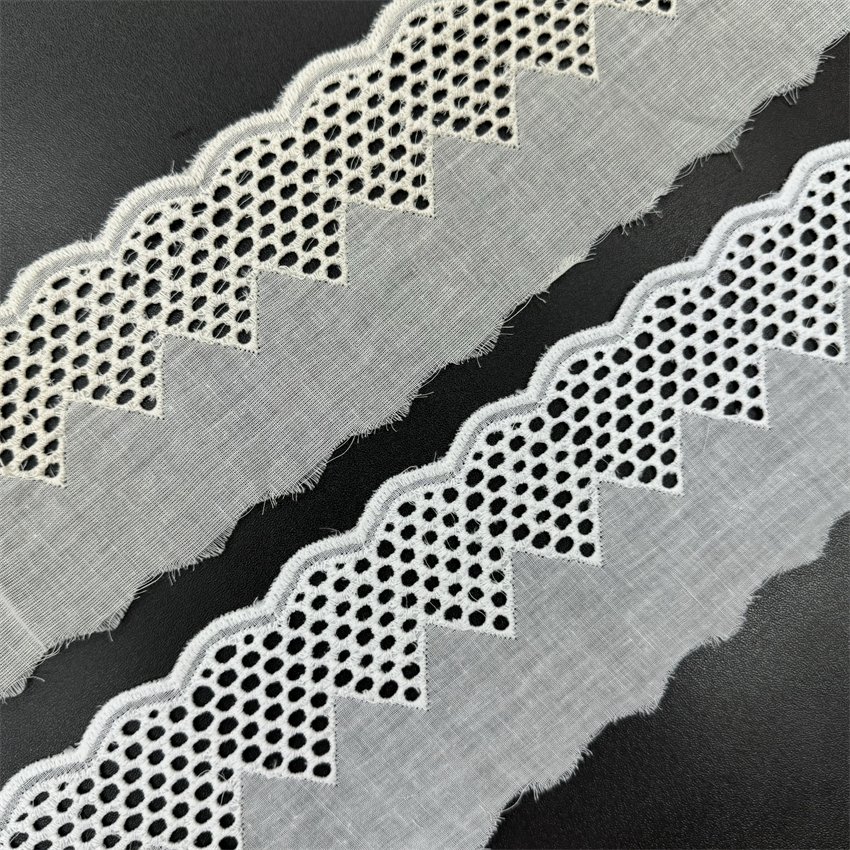 Fine woven cotton fabric carvend holes Trimming lace water soluble Embroidery border lace trim garment