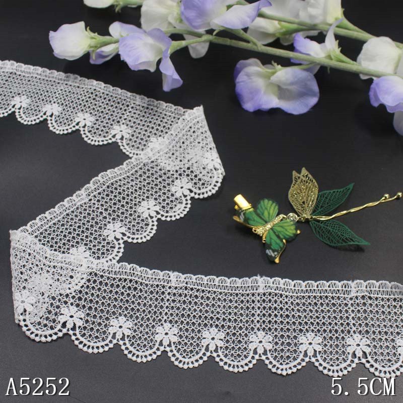 Hot Sale Guipure Lace Trimming High Quality White flower chemical Lace Trim Embroidery border Lace Trim