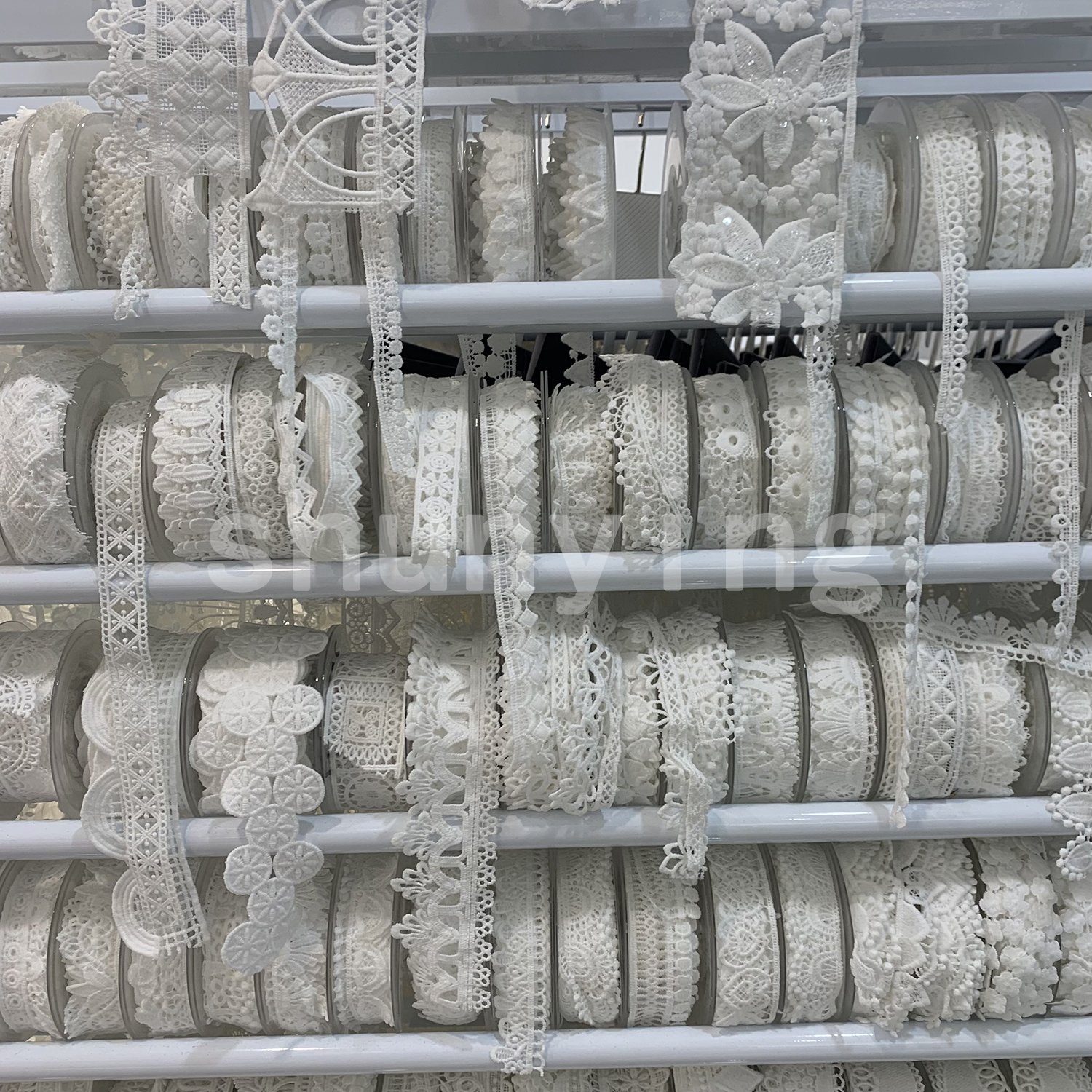 Wholesale Customized New Design Chemical Gupure Fancy Luxury Embroidery Lace Trim