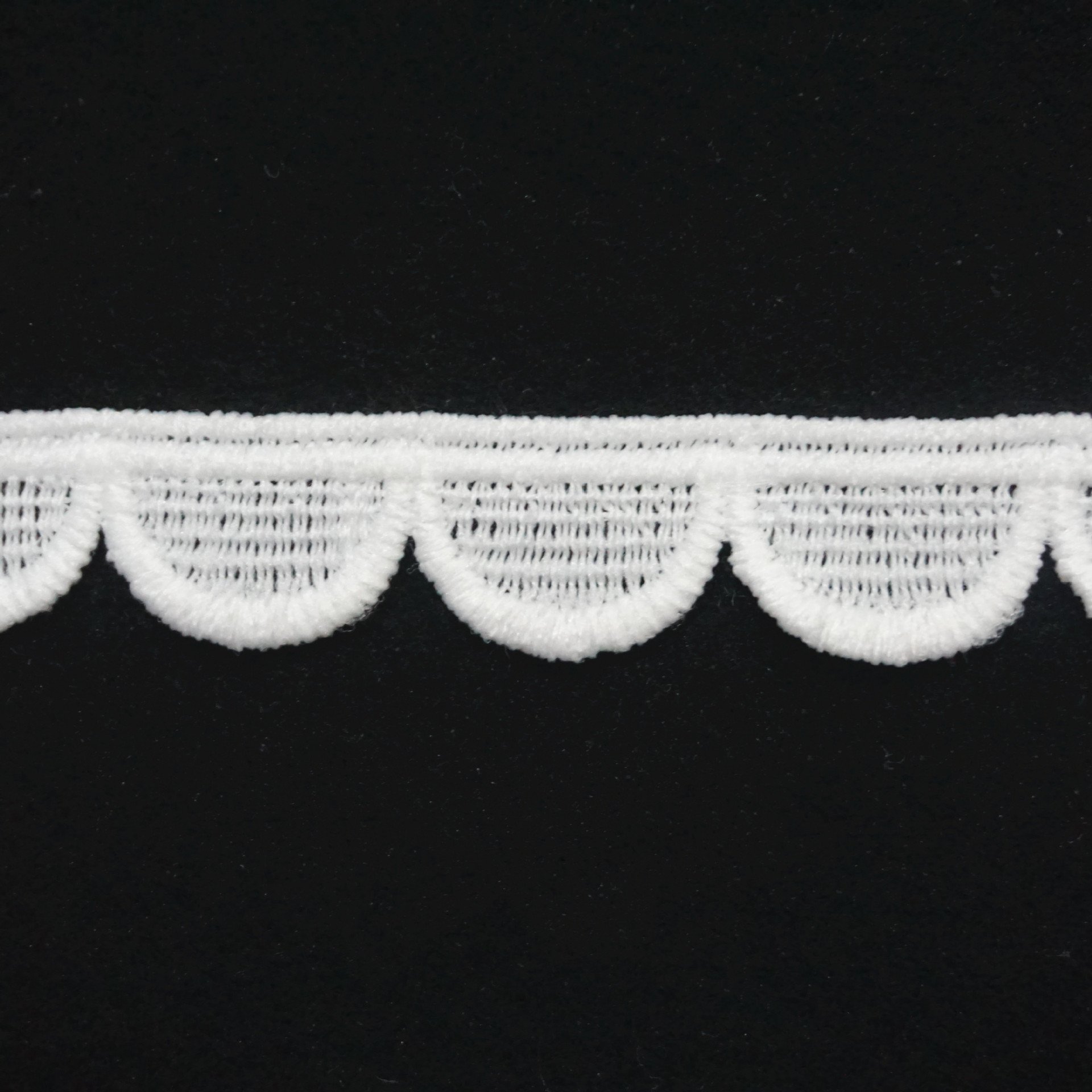 High Quality 1.5 cm Water Soluble Milk Silk Lace Trim Hollow Embroidery Mesh Clothing Skirt Sleeve Garment Curtain Made Tulle