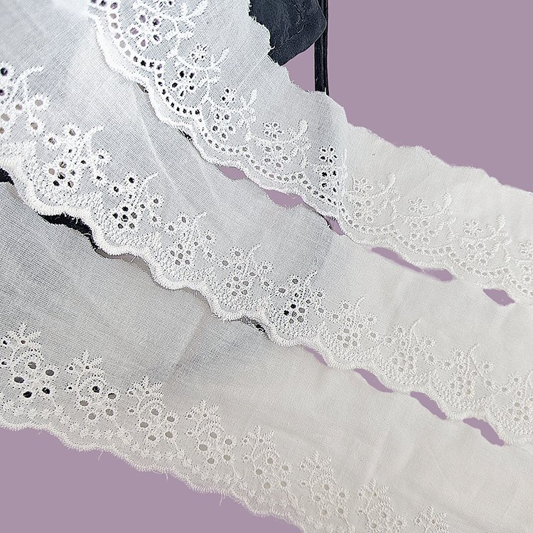 China Luxury Wholesale Eyelet Lace Trim 100% Cotton Embroidery Lace Trim for Clothes Decoration