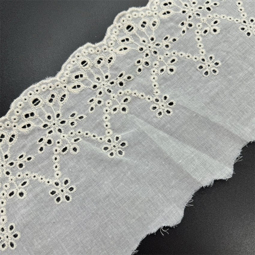 Fine woven cotton fabric carvend holes Trimming lace water soluble Embroidery border lace trim garment