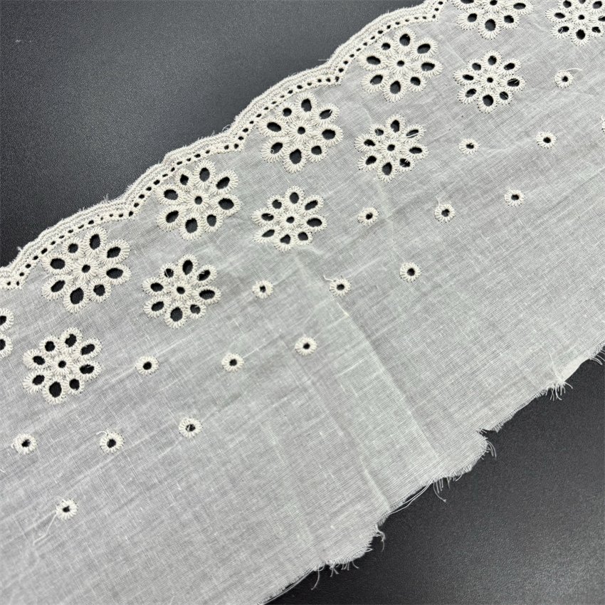 Fine woven cotton fabric carvend holes Trimming lace water soluble Embroidery border lace trim garment