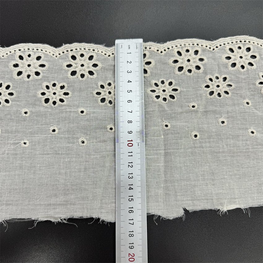 Fine woven cotton fabric carvend holes Trimming lace water soluble Embroidery border lace trim garment