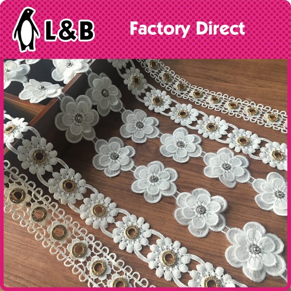 cheap lace 2018 new sewing bulk milk silk embroidered bridal lace trim