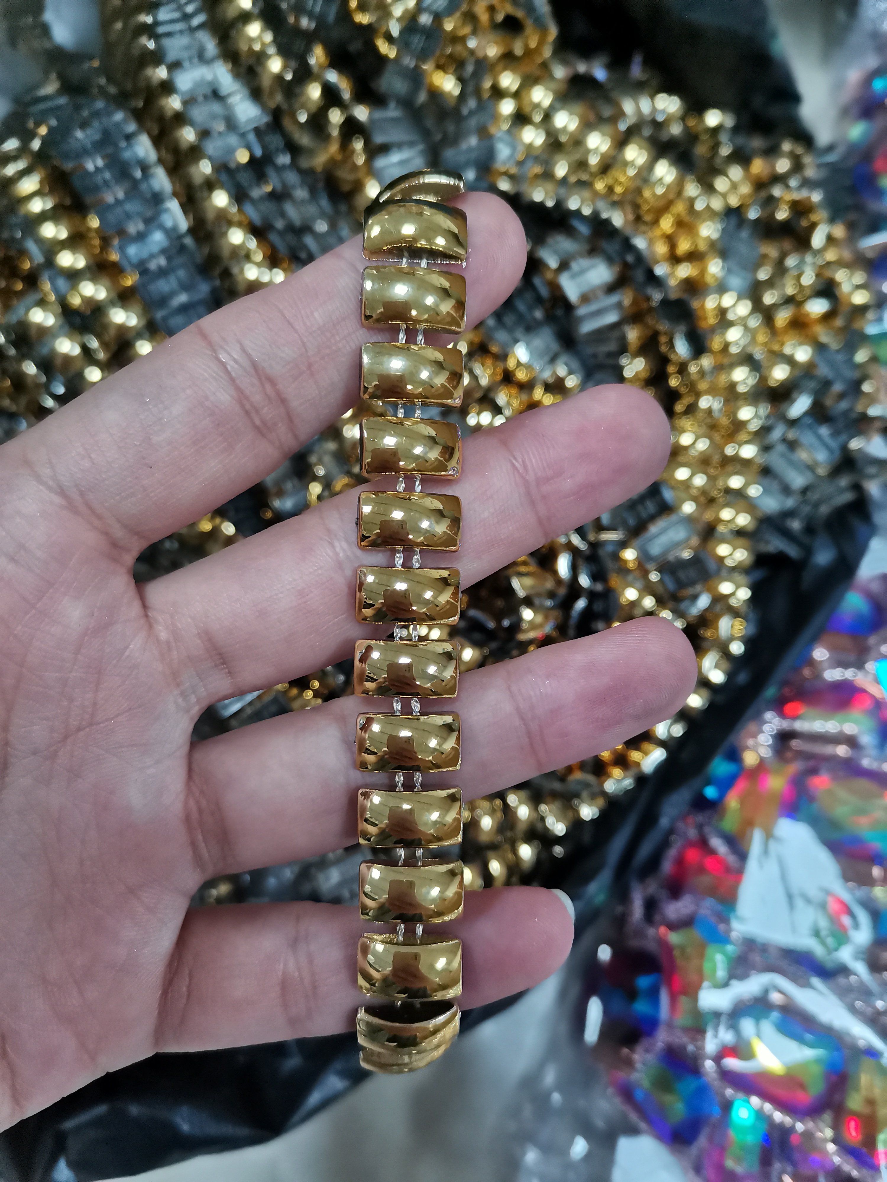 IN STOCK cheap acrylic decorative plastic trimming for clothing