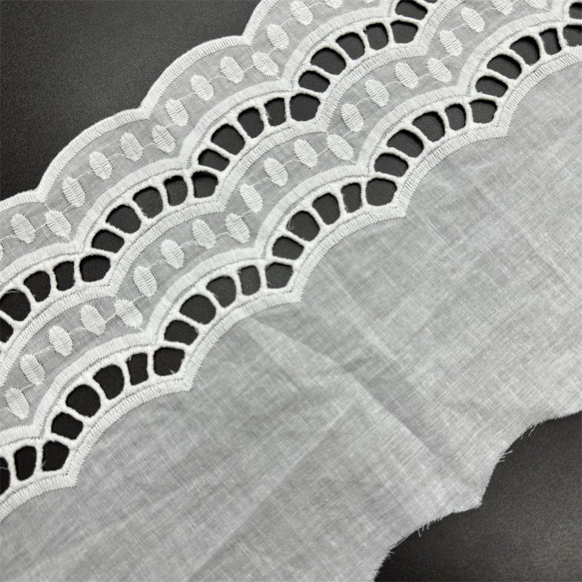 Fine woven cotton fabric carvend holes Trimming lace water soluble Embroidery border lace trim garment