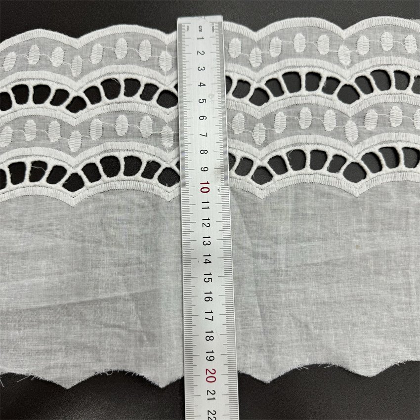 Fine woven cotton fabric carvend holes Trimming lace water soluble Embroidery border lace trim garment