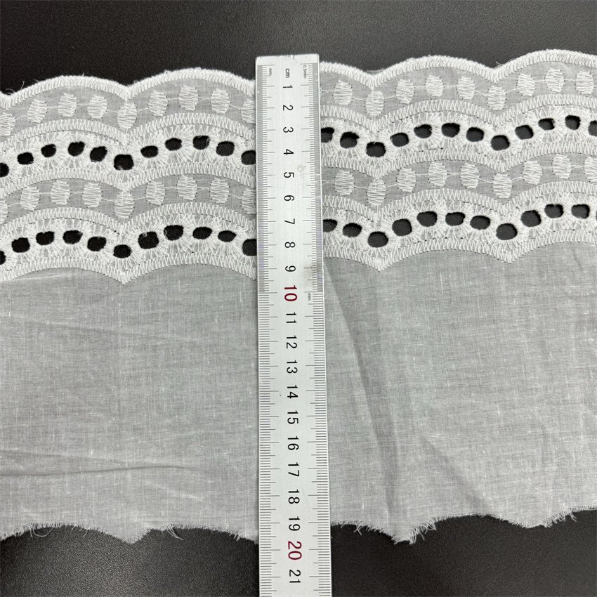 Fine woven cotton fabric carvend holes Trimming lace water soluble Embroidery border lace trim garment