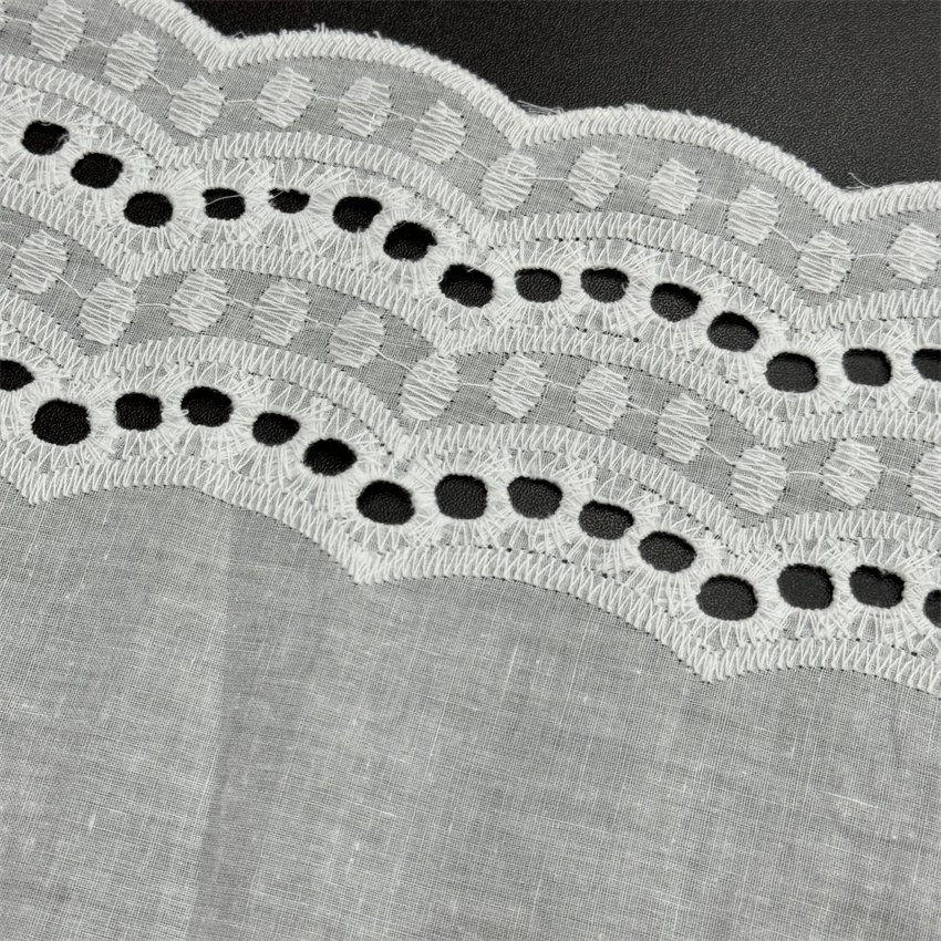 Fine woven cotton fabric carvend holes Trimming lace water soluble Embroidery border lace trim garment
