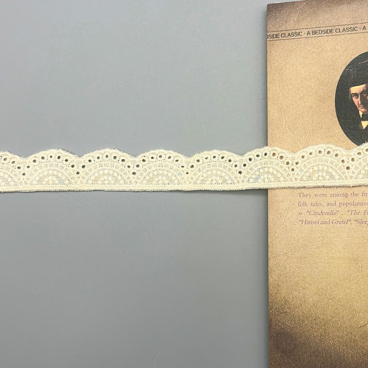 OEKO-TEX BSCI Factory Wholesales White French Lace Fabric Embroidery Cotton Lace Fabric Trimming Lace Material