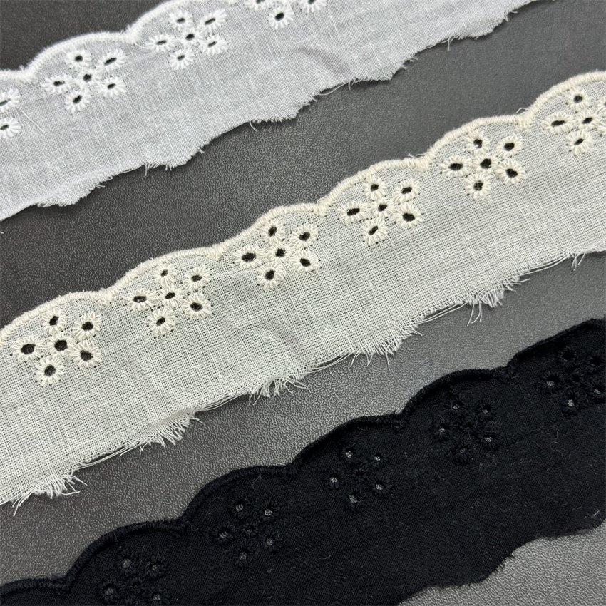 Fine woven cotton fabric carvend holes Trimming lace water soluble Embroidery border lace trim garment