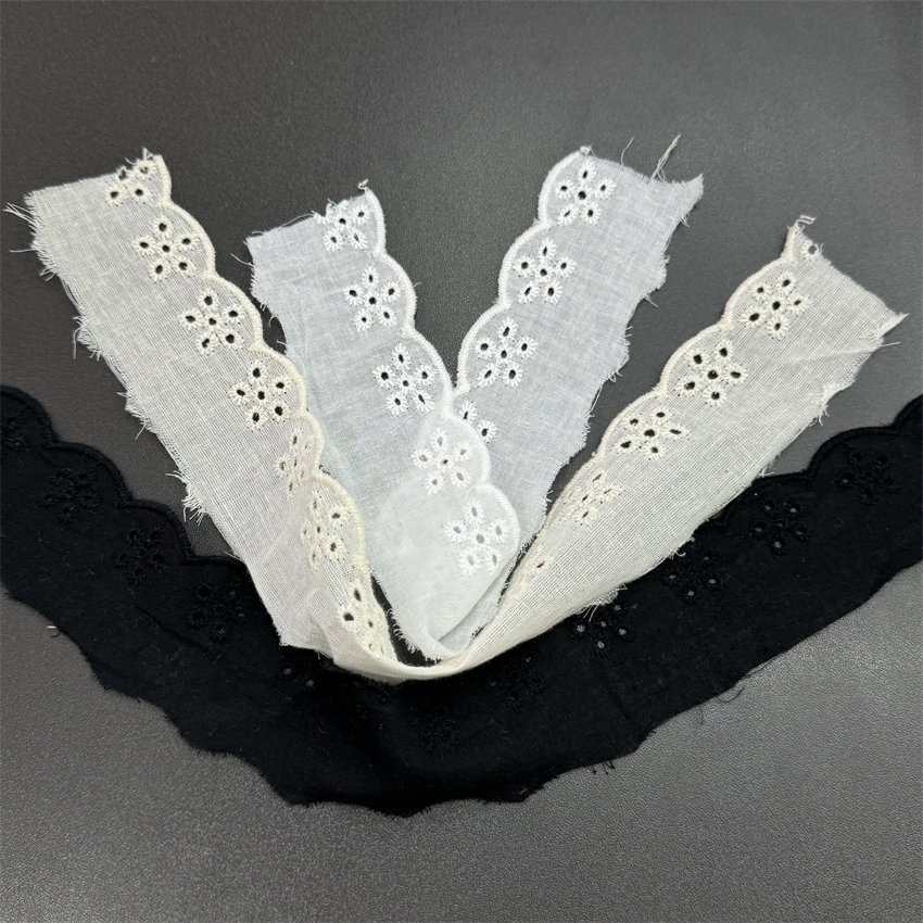 Fine woven cotton fabric carvend holes Trimming lace water soluble Embroidery border lace trim garment