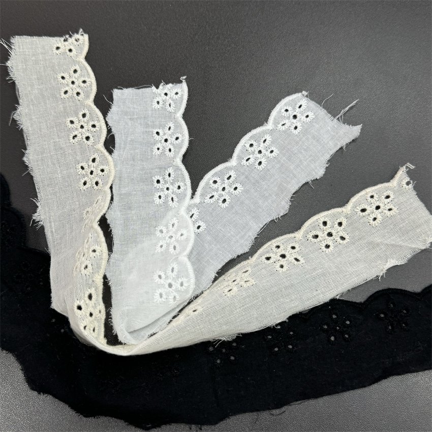 Fine woven cotton fabric carvend holes Trimming lace water soluble Embroidery border lace trim garment