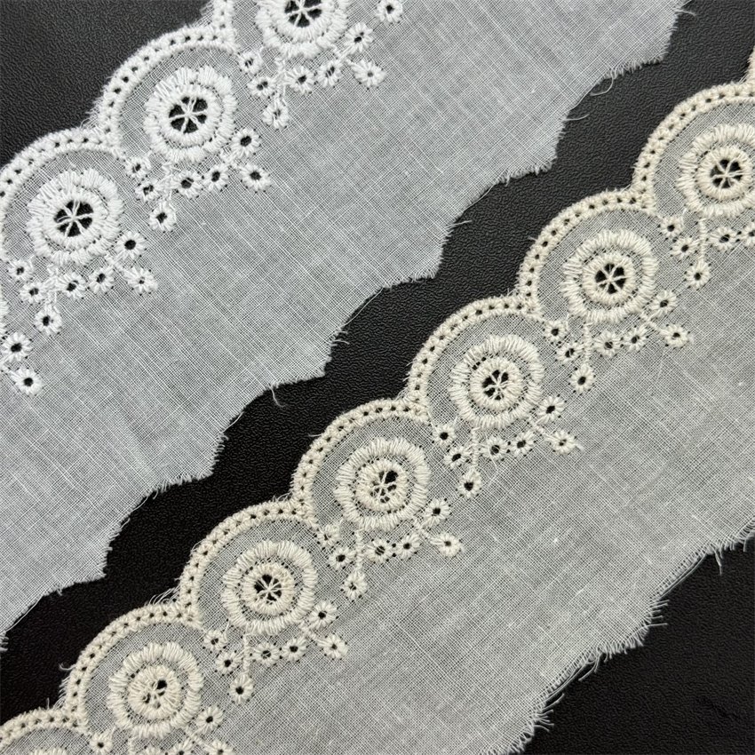 Fine woven cotton fabric carvend holes Trimming lace water soluble Embroidery border lace trim garment