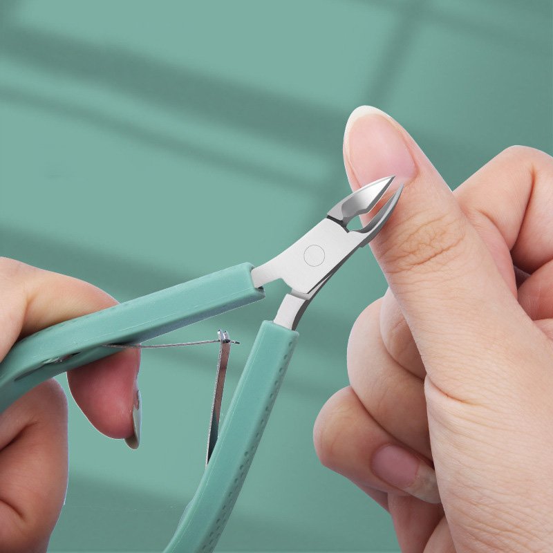 Hot Sale Plastic Cover Handle Manicure Tool Nail Cutter Pedicure Care Toenails Cutter Manicure Set Nail Care Nail Cutter