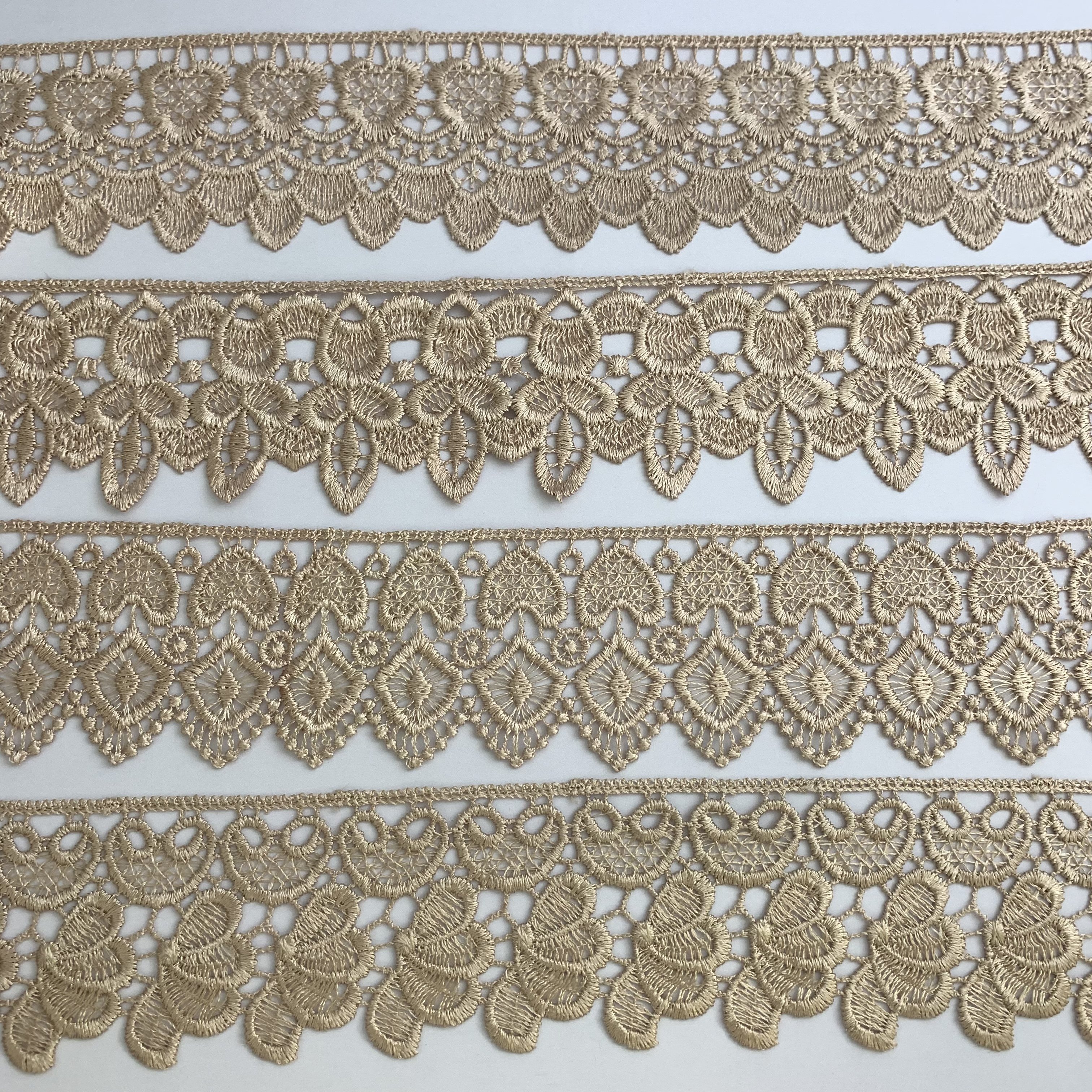 2023 Wholesale Luxury Muslim Golden Renda Guipure Water Soluble Beaded Renda Gorden Fabric Embroidery Lace Trim