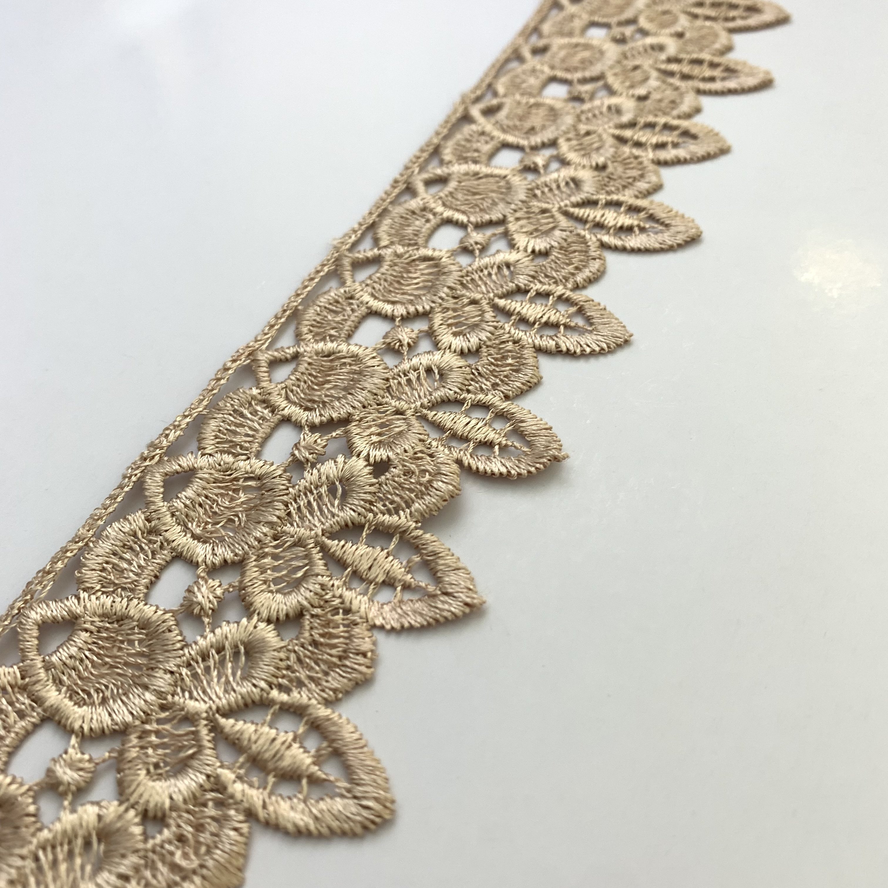 2023 Wholesale Luxury Muslim Golden Renda Guipure Water Soluble Beaded Renda Gorden Fabric Embroidery Lace Trim