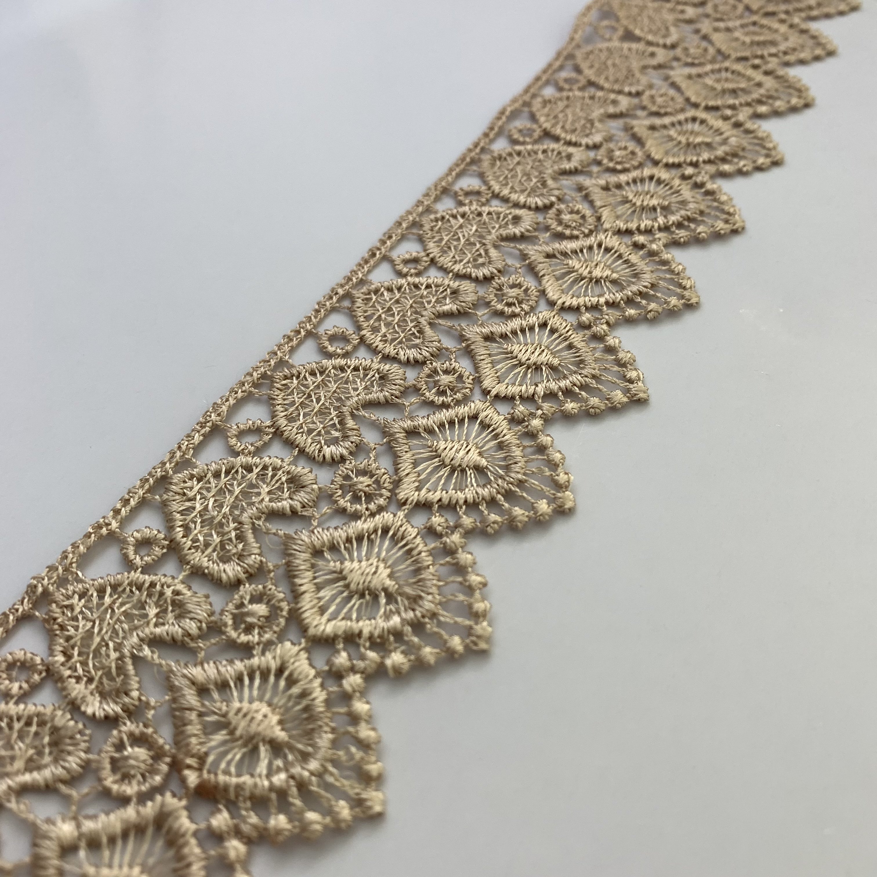 2023 Wholesale Luxury Muslim Golden Renda Guipure Water Soluble Beaded Renda Gorden Fabric Embroidery Lace Trim