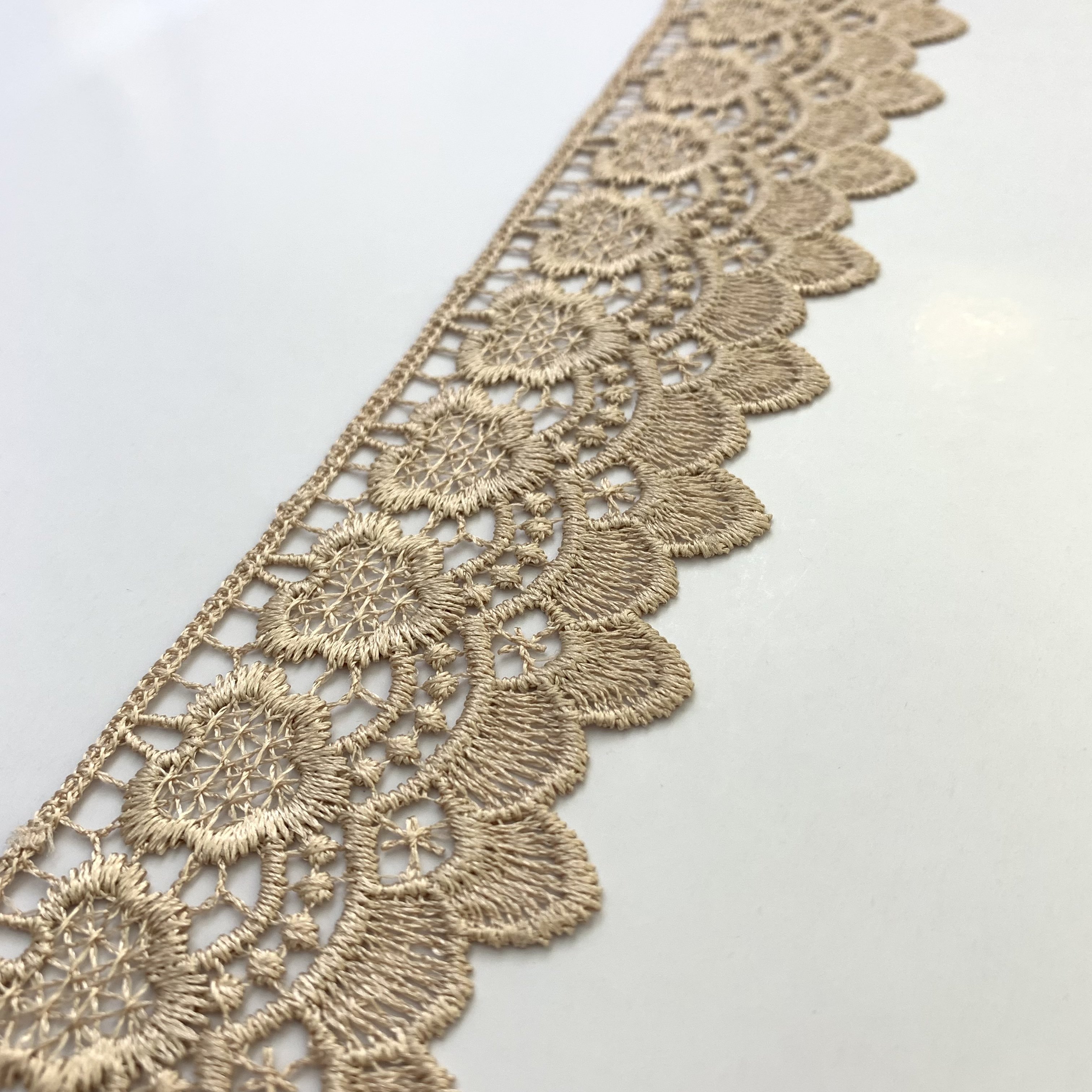 2023 Wholesale Luxury Muslim Golden Renda Guipure Water Soluble Beaded Renda Gorden Fabric Embroidery Lace Trim