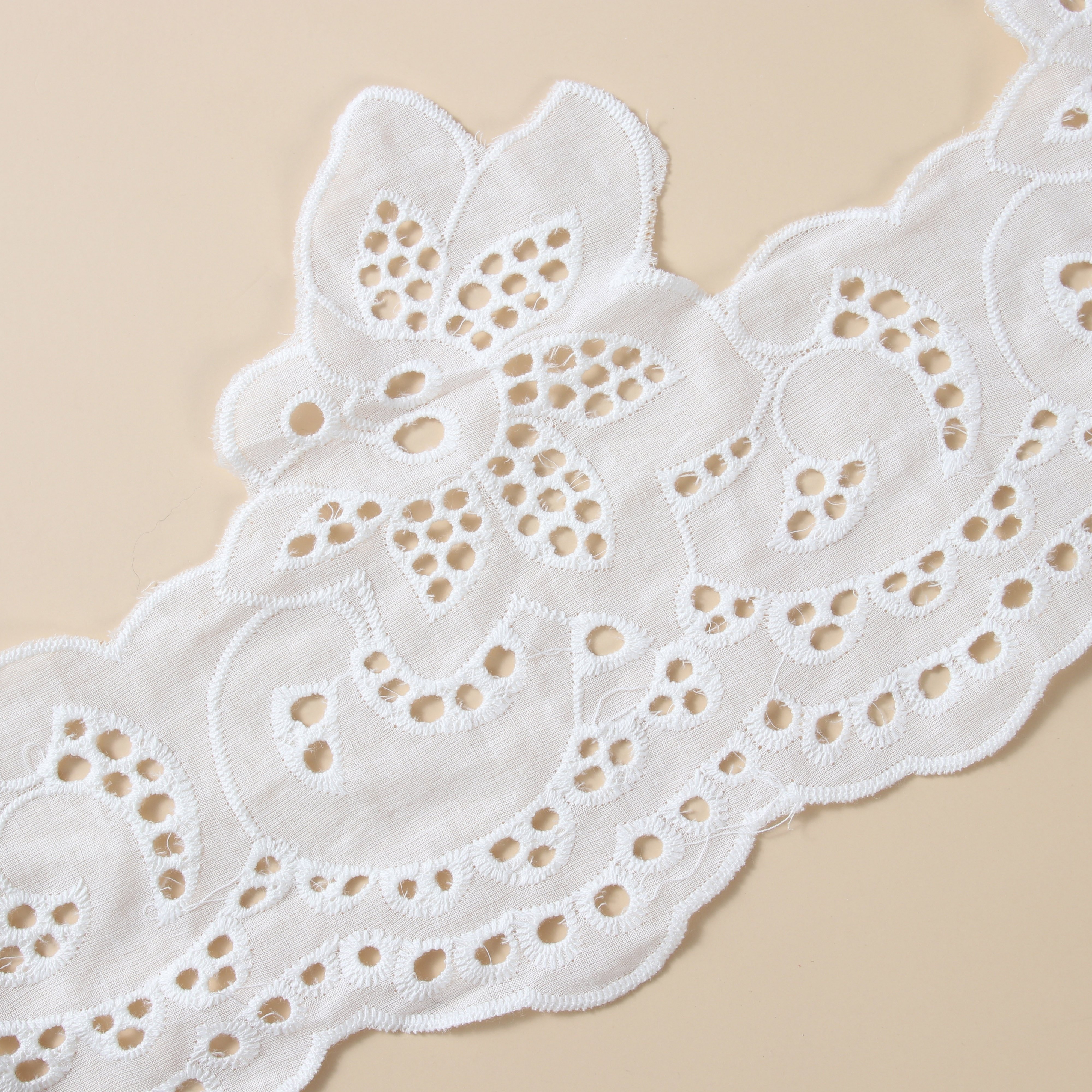 Lace wedding dresses embroidery laces fabric 100 cotton materials white embroidery swiss guipure lace trim