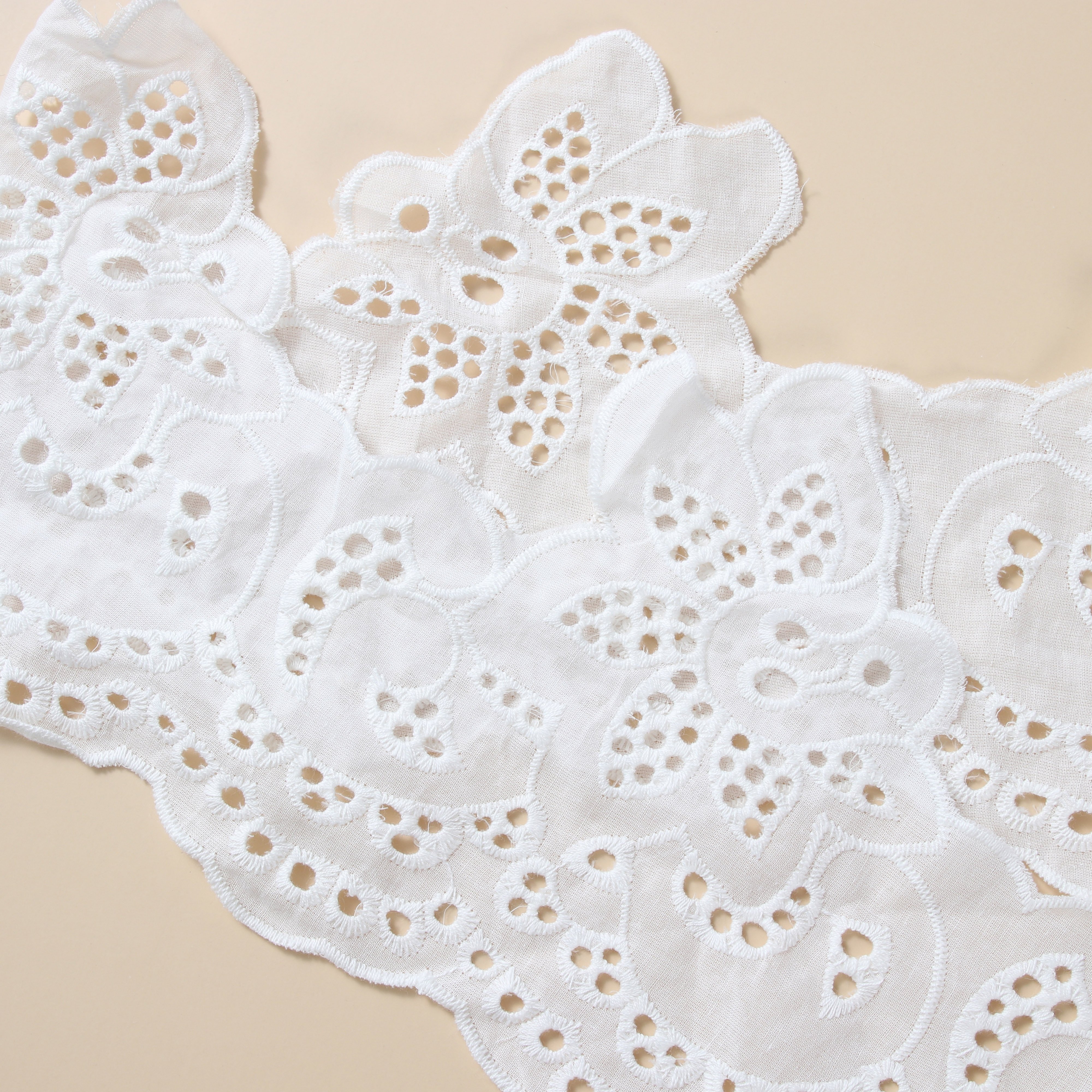 Lace wedding dresses embroidery laces fabric 100 cotton materials white embroidery swiss guipure lace trim