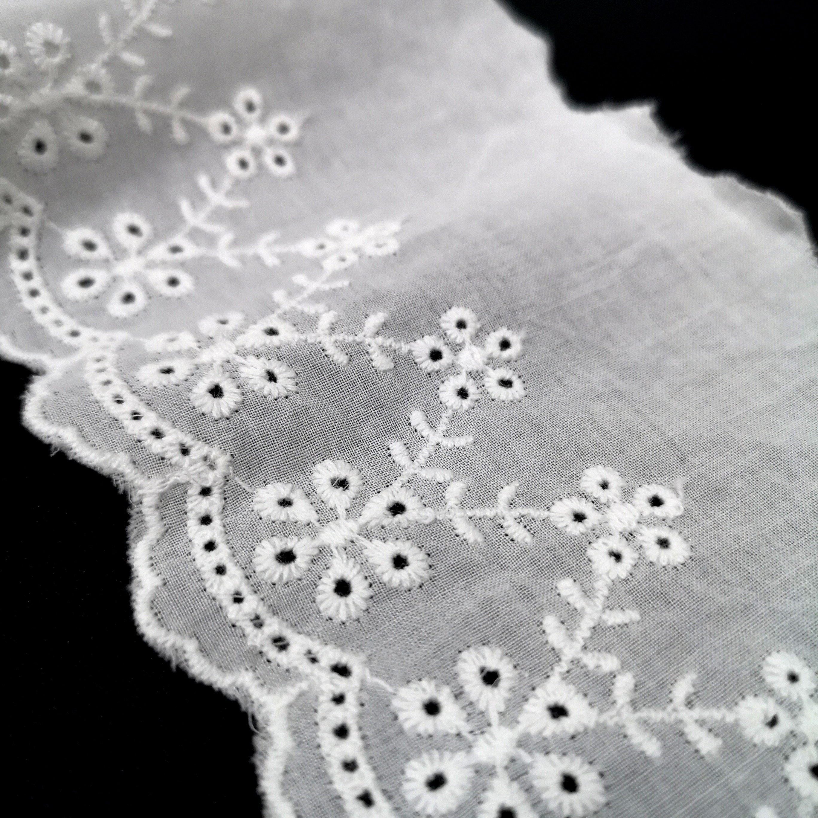 100% Cotton Embroidery Lace Trim White color 10Cm eyelet lace
