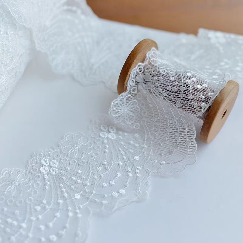 Wholesale Delicate High Quality Flower Embroidery Lace Trim For Women Dress Tulle Guipure Lace trim
