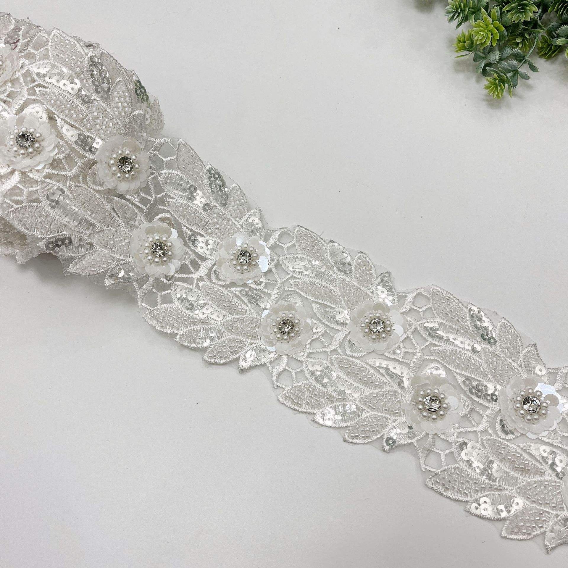 Wholesale African Beaded Bridal Flower Lace Fabric Women Sexy Guipure Border Lace Trim Embroidery