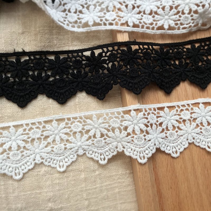 Free Sample White Border Guipure Lace Trim Cotton Embroidery Lace Trim For Clothing