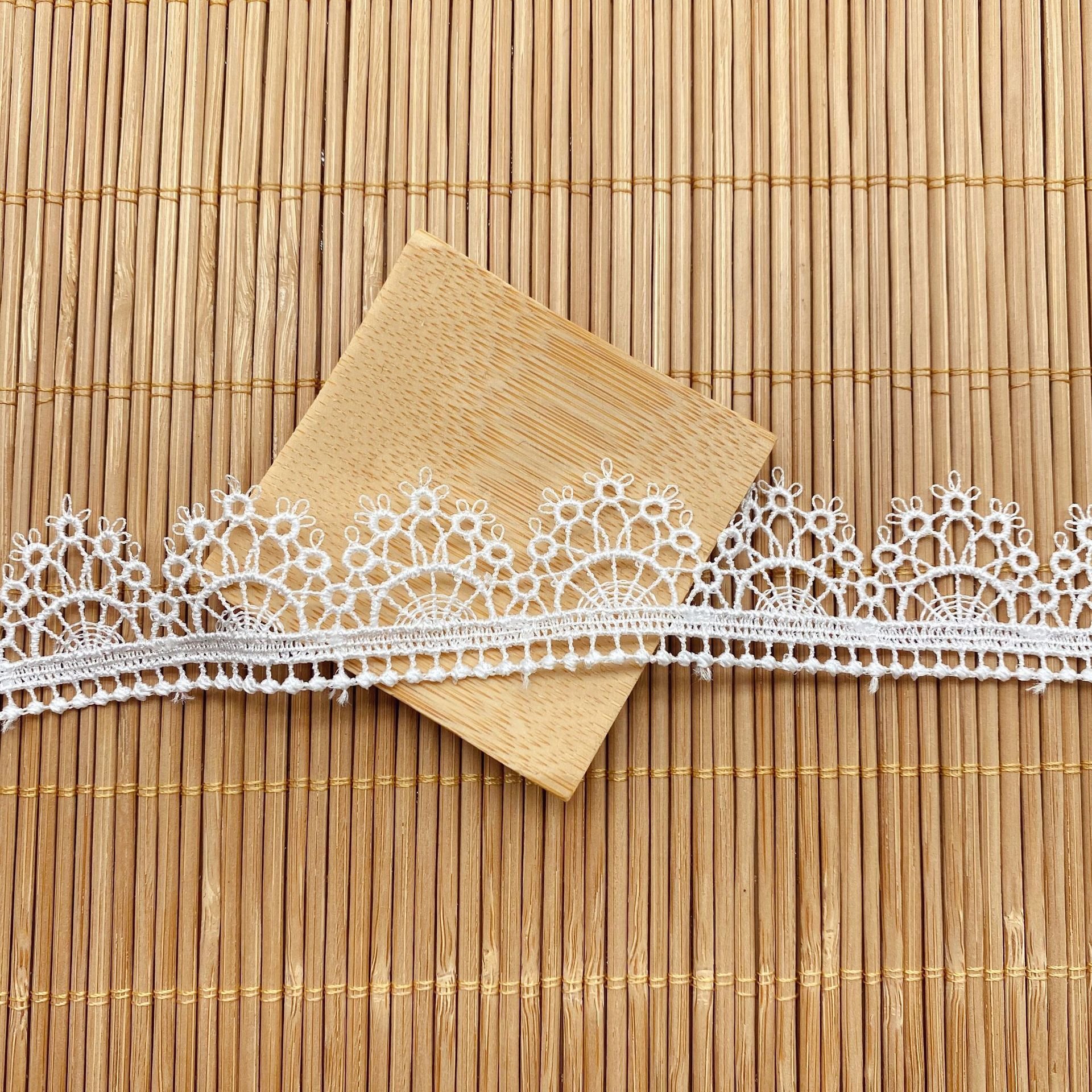 high-quality 3cm polyester guipure embroidery decoration lace trimmed fabric for garments dress LWS20