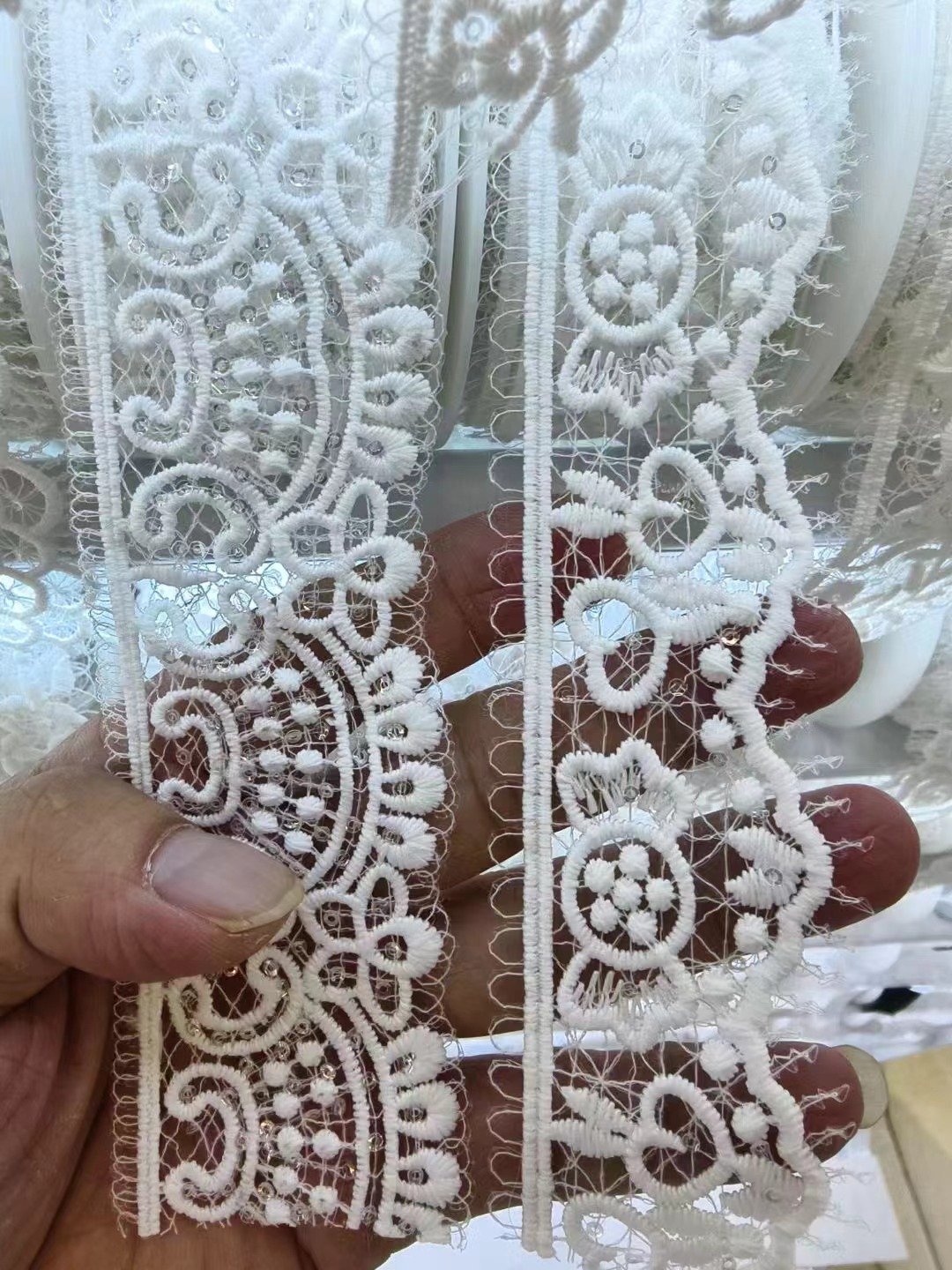 New Arrivals Manufacturer Factory Wholesale 100% Polyester Sequin Beaded Embroidery Trimming Lace Trim